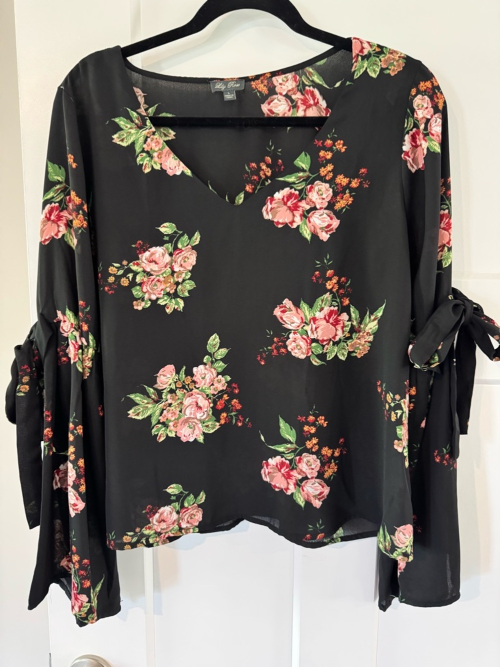 Lily Rose Floral V-Neck Long-Sleeve Top in Black with Pink Roses